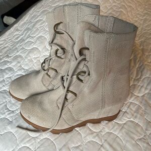 Sorel Joan of Arctic II